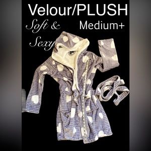 🔥NEW🔥Soft & Sexy Heart Robe🩶🔘Med/Large. Premium Packaging FREE❤️Great 🎁NWOT